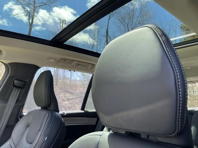 2026 Volvo XC90 Ultra Dark Theme, B6 AWD Gas (mild hybrid), Gasoline, 7 Seats