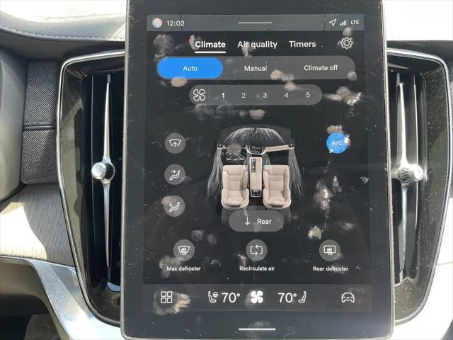 2026 Volvo XC90 Ultra Dark Theme, B6 AWD Gas (mild hybrid), Gasoline, 7 Seats