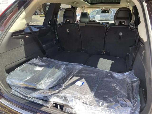 2026 Volvo XC90 Ultra Dark Theme, B6 AWD Gas (mild hybrid), Gasoline, 7 Seats