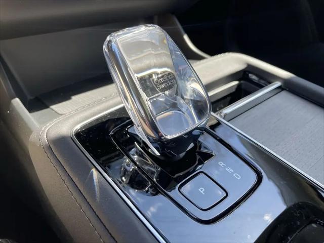 2026 Volvo XC90 Ultra Dark Theme, B6 AWD Gas (mild hybrid), Gasoline, 7 Seats