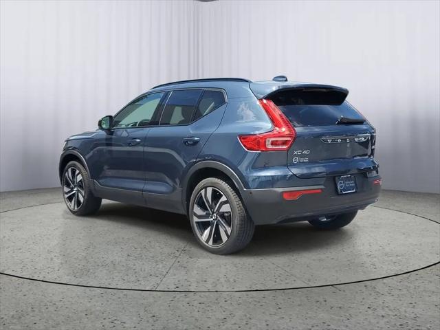 2026 Volvo XC40 Ultra, B5 AWD Gas (mild hybrid), Dark