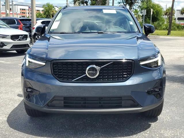 2026 Volvo XC40 Ultra, B5 AWD Gas (mild hybrid), Dark