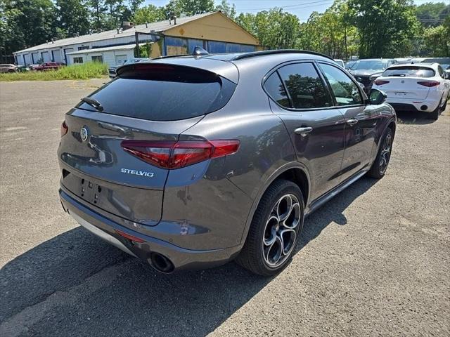 2023 Alfa Romeo Stelvio Ti AWD