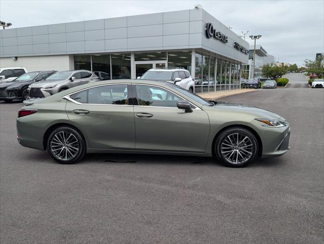 2024 Lexus ES 300h ES 300h