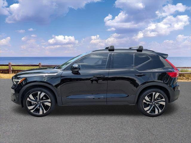 2023 Volvo XC40 B5 Plus Dark Theme 2023 Volvo XC40 B5 Plus Dark Theme