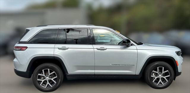 2023 Jeep Grand Cherokee Limited 4x4 2023 Jeep Grand Cherokee Limited 4x4