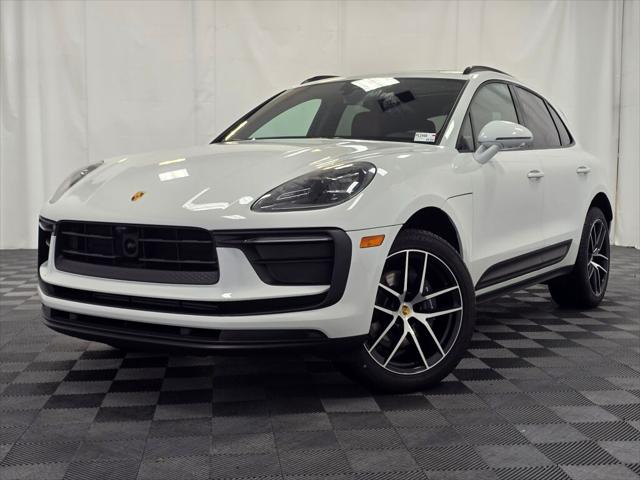 2025 Porsche Macan AWD