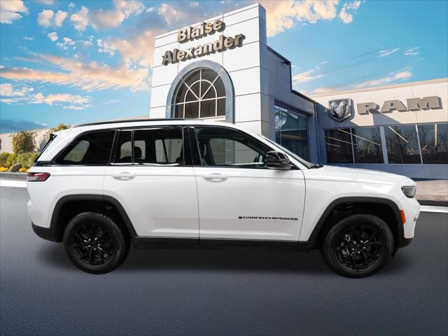 2024 Jeep Grand Cherokee Altitude 4x4 2024 Jeep Grand Cherokee Altitude 4x4