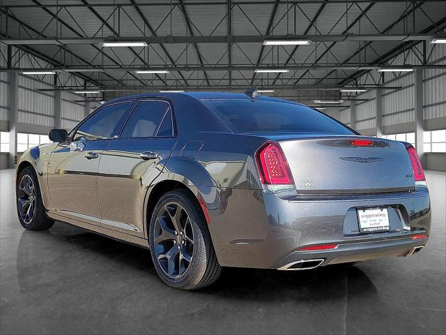 2020 Chrysler 300 Touring
