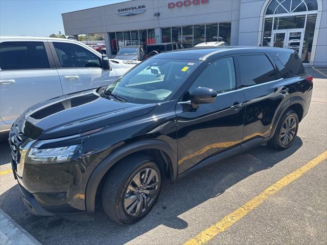 2022 Nissan Pathfinder S 4WD 2022 Nissan Pathfinder S 4WD