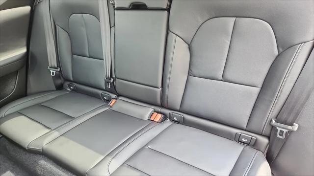 2026 Volvo XC40 Plus, B5 AWD Gas (mild hybrid), Dark