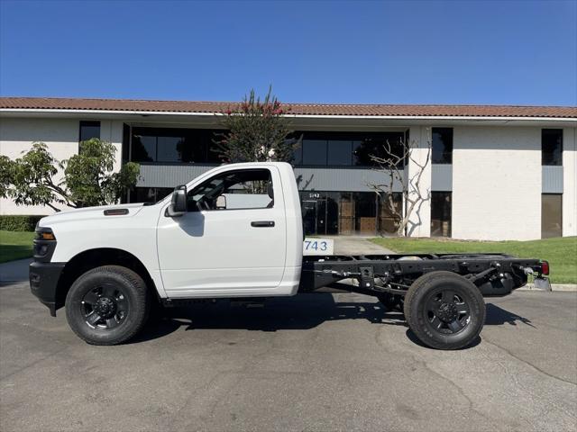 2025 RAM Ram 3500 Chassis Cab RAM 3500 TRADESMAN CHASSIS REGULAR CAB 4X2 60 CA