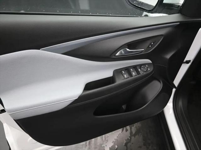 2026 Buick NV Preferred FWD
