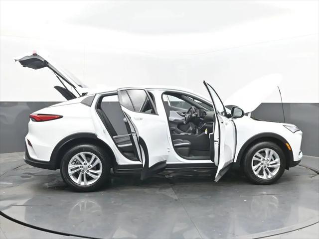2026 Buick NV Preferred FWD