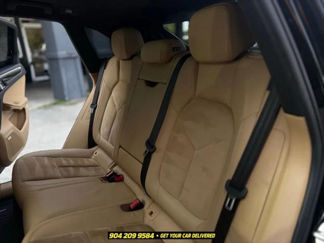 2018 Porsche Macan Standard