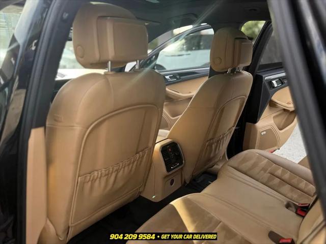 2018 Porsche Macan Standard