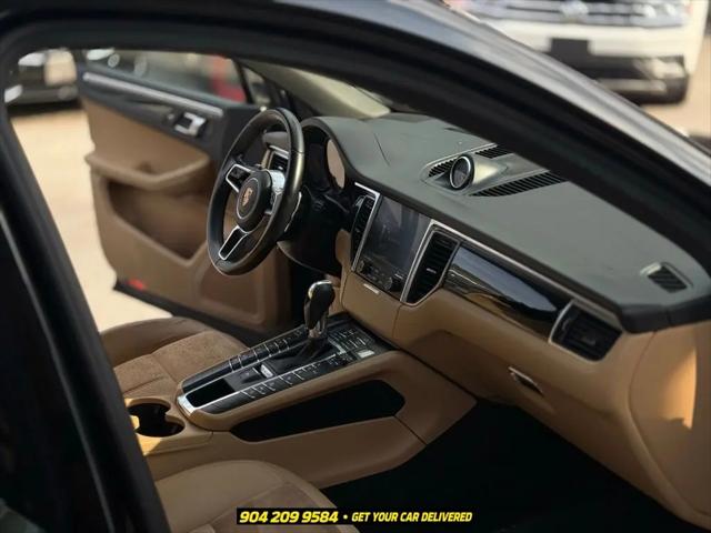 2018 Porsche Macan Standard