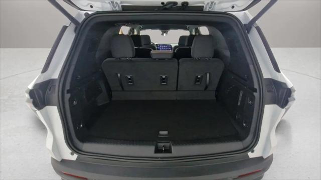 2025 Chevrolet Traverse AWD LT