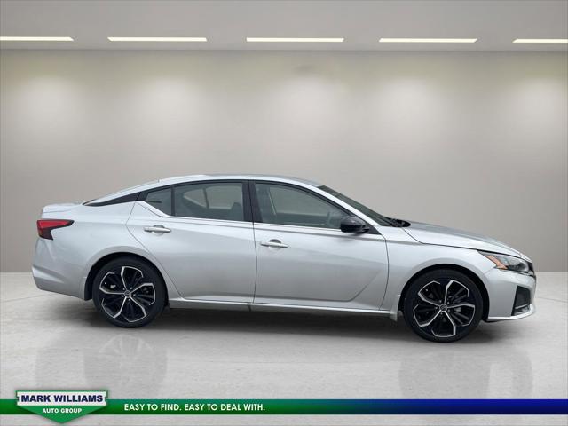 2023 Nissan Altima SR FWD 2023 Nissan Altima SR FWD