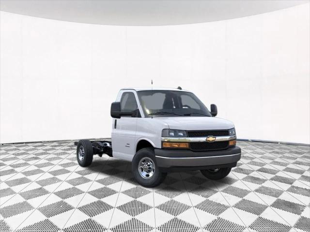 2025 Chevrolet Express Cutaway Work Van