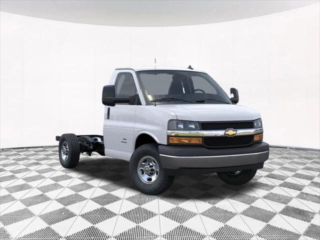 2025 Chevrolet Express Cutaway Work Van