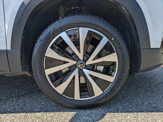 2024 Volkswagen Taos 1.5T SE