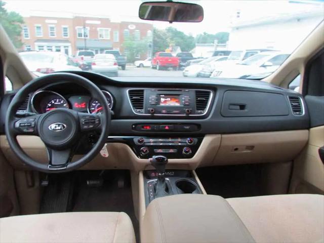 2016 Kia Sedona LX