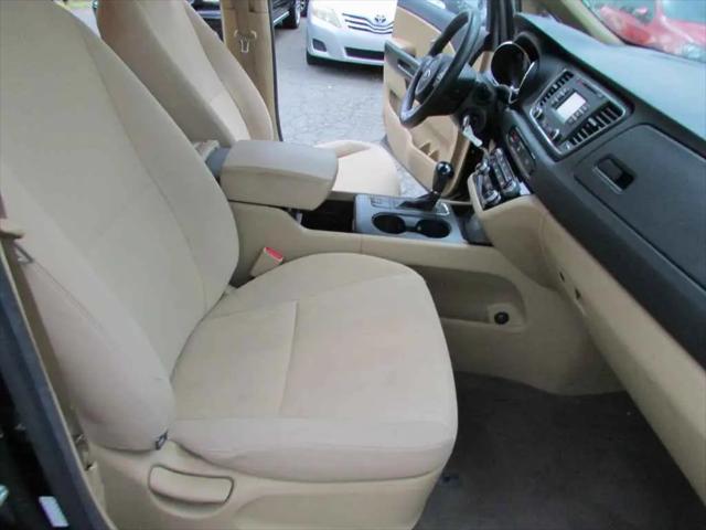 2016 Kia Sedona LX