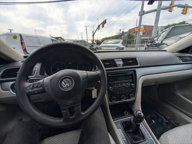 2014 Volkswagen Passat 2.5L S
