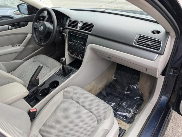 2014 Volkswagen Passat 2.5L S