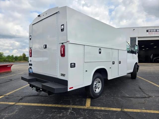 2025 Chevrolet Express Cutaway Work Van