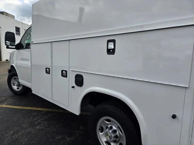 2025 Chevrolet Express Cutaway Work Van