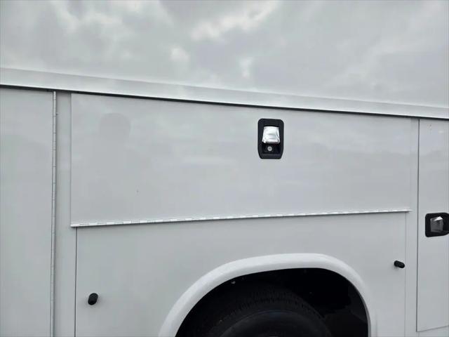 2025 Chevrolet Express Cutaway Work Van