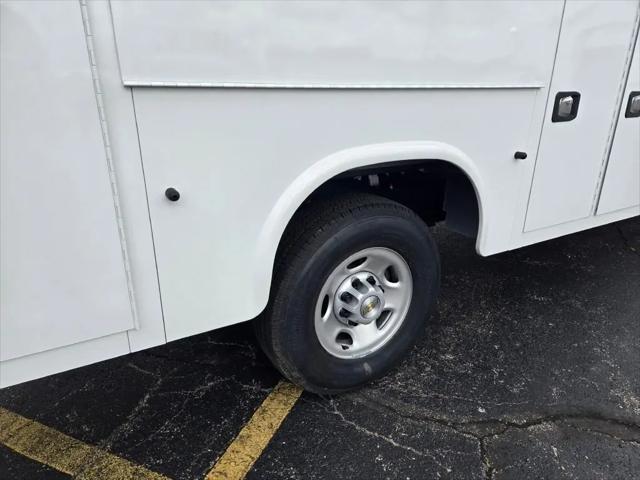2025 Chevrolet Express Cutaway Work Van
