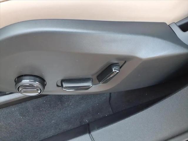 2026 Volvo XC90 Plus, B6 AWD Gas (mild hybrid), Gasoline, Bright, 6 Seats