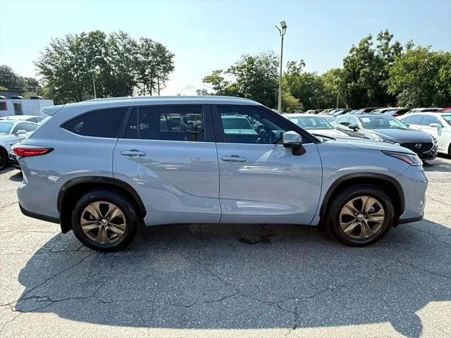 2023 Toyota Highlander Hybrid XLE Bronze