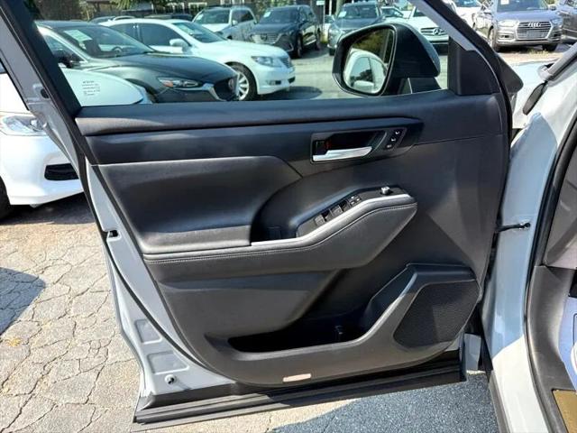 2023 Toyota Highlander Hybrid XLE Bronze