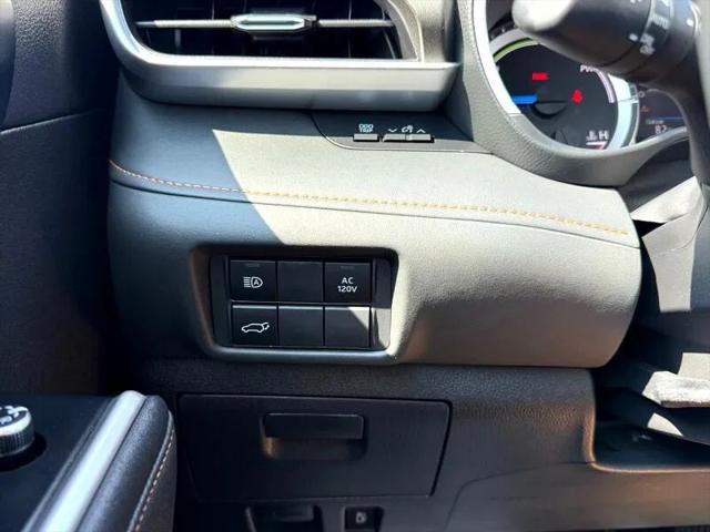 2023 Toyota Highlander Hybrid XLE Bronze