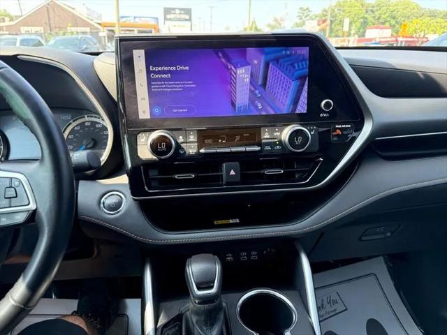 2023 Toyota Highlander Hybrid XLE Bronze