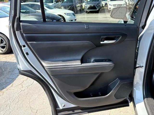 2023 Toyota Highlander Hybrid XLE Bronze