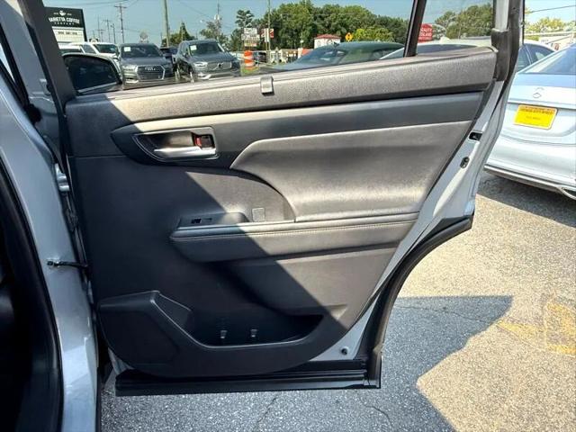 2023 Toyota Highlander Hybrid XLE Bronze