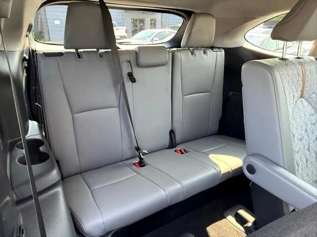 2023 Toyota Highlander Hybrid XLE Bronze