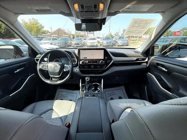 2023 Toyota Highlander Hybrid XLE Bronze