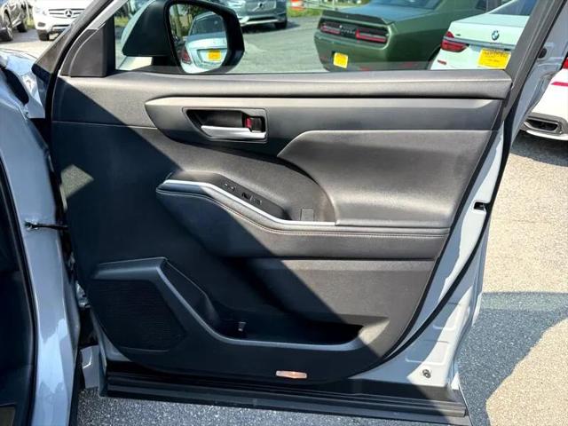 2023 Toyota Highlander Hybrid XLE Bronze