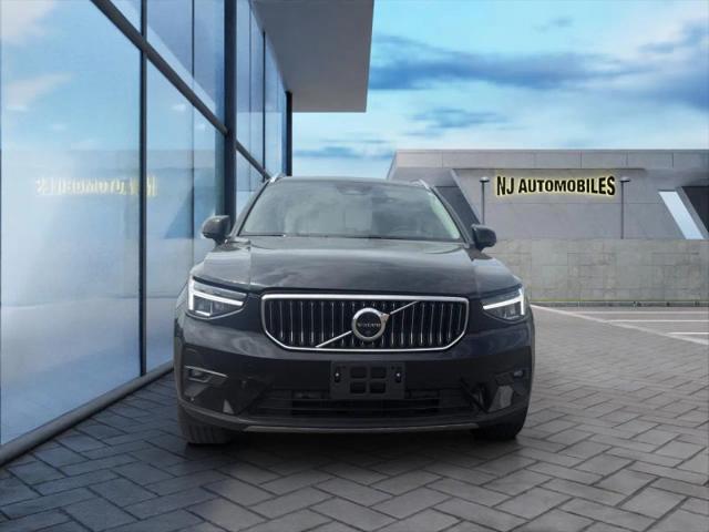 2025 Volvo XC40 B5 Plus Bright Theme