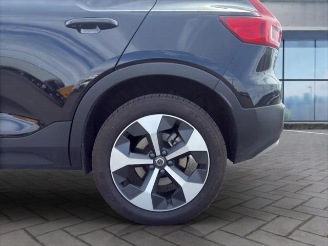 2025 Volvo XC40 B5 Plus Bright Theme