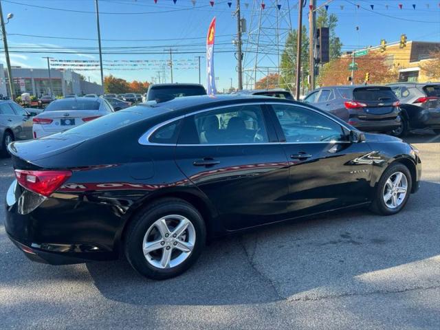 2023 Chevrolet Malibu FWD 1FL