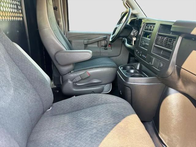 2022 GMC Savana Cargo RWD 2500 Regular Wheelbase Work Van