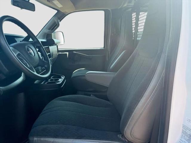 2022 GMC Savana Cargo RWD 2500 Regular Wheelbase Work Van