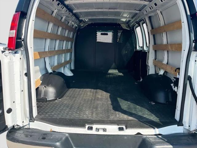 2022 GMC Savana Cargo RWD 2500 Regular Wheelbase Work Van